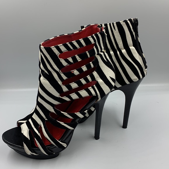 Heeled booties - Picture 2 of 7